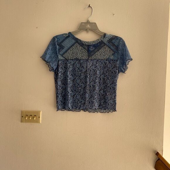 NWT BP blue patchwork sheer short sleeve crop top M - Picture 3 of 7